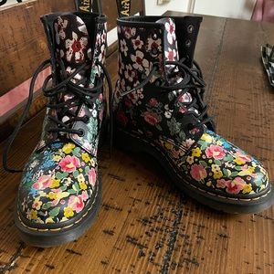 Dr. Martens Size 8 1460 Pascal Floral Women’s Boots